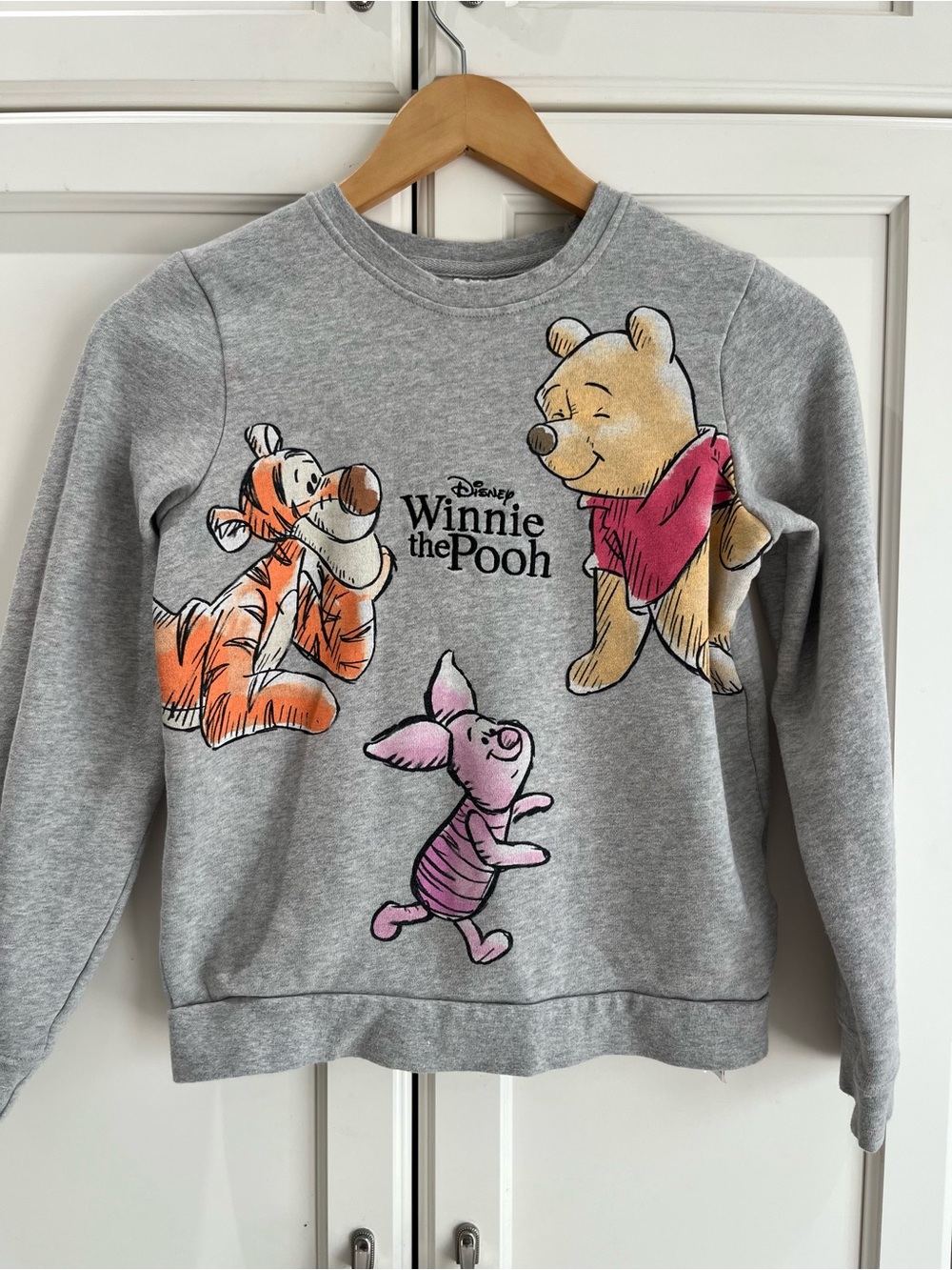 Disney Parks Winnie the Pooh Graphic Sweatshirt, size 11-12